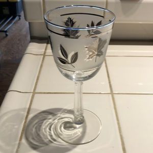 Wine glasses. Set of 7. Perfect condition